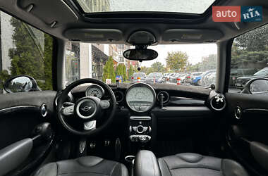 Хэтчбек MINI Cooper 2010 в 