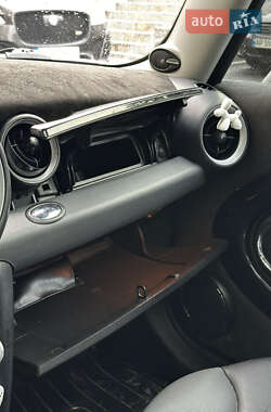 Хэтчбек MINI Cooper 2010 в 