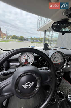 Хэтчбек MINI Cooper 2010 в 