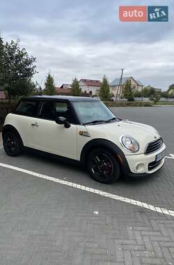 Хэтчбек MINI Cooper 2012 в 