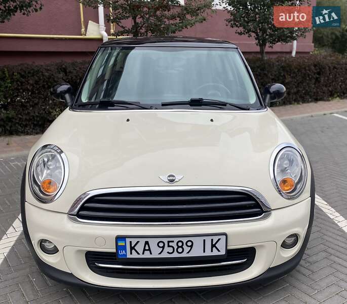 Хэтчбек MINI Cooper 2012 в Киеве