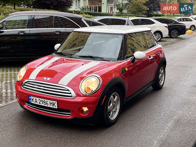 Хэтчбек MINI Cooper 2010 в Киеве