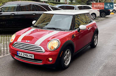 Хетчбек MINI Cooper 2010 в 