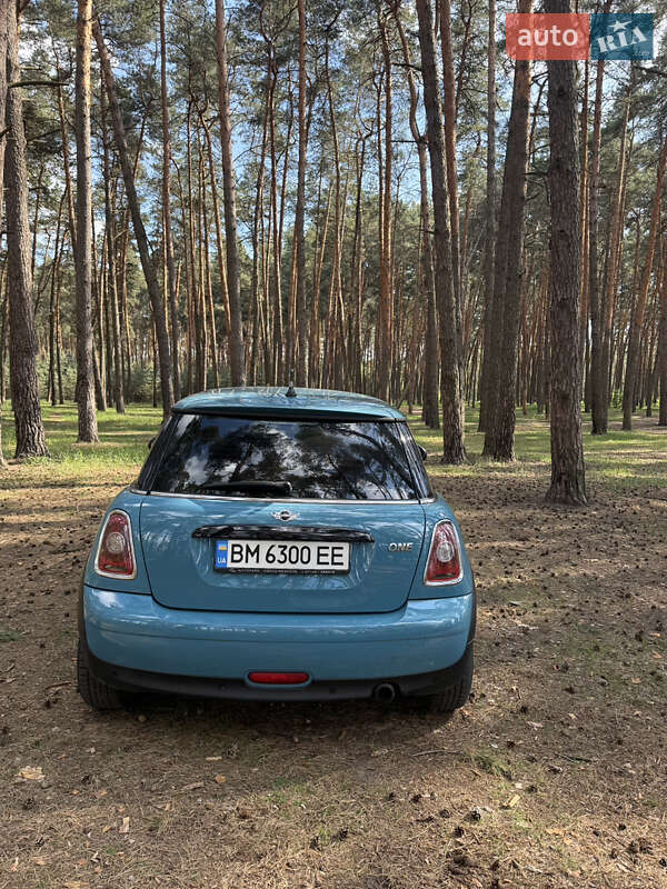 Хэтчбек MINI Cooper 2010 в Сумах