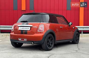 Хетчбек MINI Cooper 2011 в 