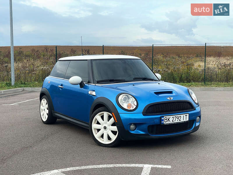 Хэтчбек MINI Cooper 2008 в 