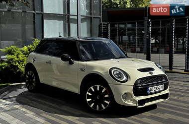 Хэтчбек MINI Cooper 2019 в 