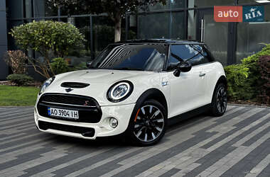 Хэтчбек MINI Cooper 2019 в 