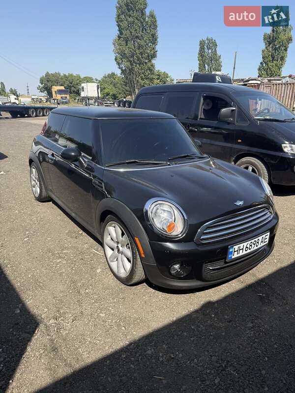 Хэтчбек MINI Cooper 2012 в 