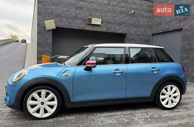 Хэтчбек MINI Cooper 2017 в 