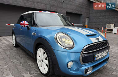 Хэтчбек MINI Cooper 2017 в 