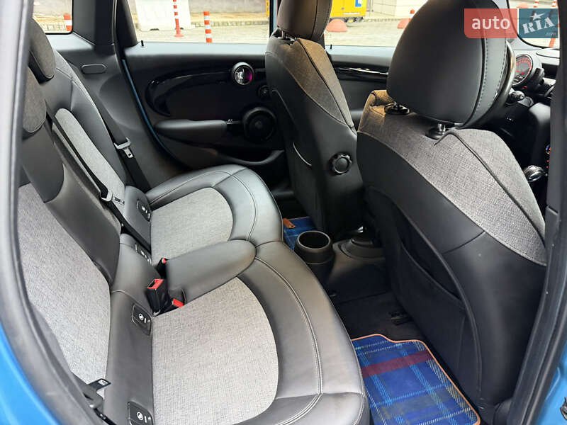 Хетчбек MINI Cooper 2017 в Києві