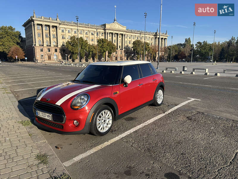 Хэтчбек MINI Cooper 2016 в Николаеве