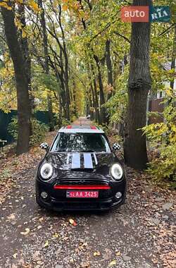 Хэтчбек MINI Cooper 2015 в 