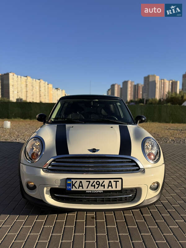 MINI Cooper 2011