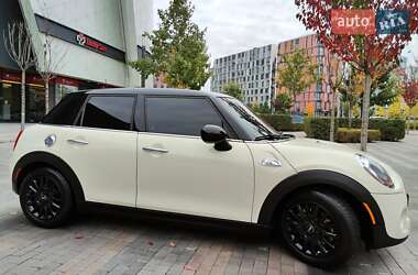 Хэтчбек MINI Cooper 2017 в 