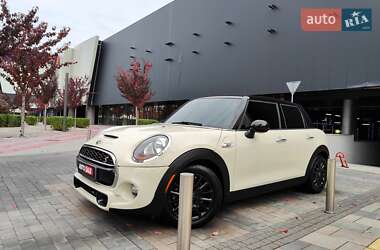 Хэтчбек MINI Cooper 2017 в 