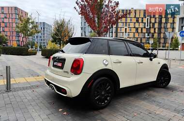 Хэтчбек MINI Cooper 2017 в 