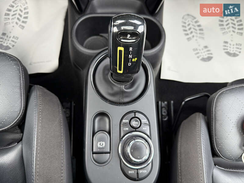 Хэтчбек MINI Cooper 2021 в Житомире