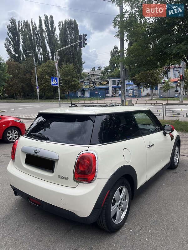 Хэтчбек MINI Cooper 2014 в Львове