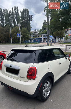 Хетчбек MINI Cooper 2014 в 