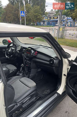 Хетчбек MINI Cooper 2014 в 