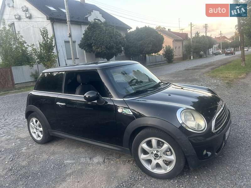 Хэтчбек MINI Cooper 2009 в Мукачево