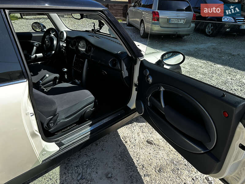 Хетчбек MINI Cooper 2004 в Івано-Франківську фото 6 Хетчбек MINI Cooper 2004 в Івано-Франківську