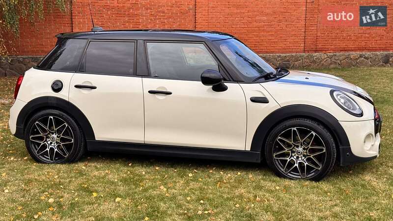 Хетчбек MINI Cooper 2016 в Дніпрі