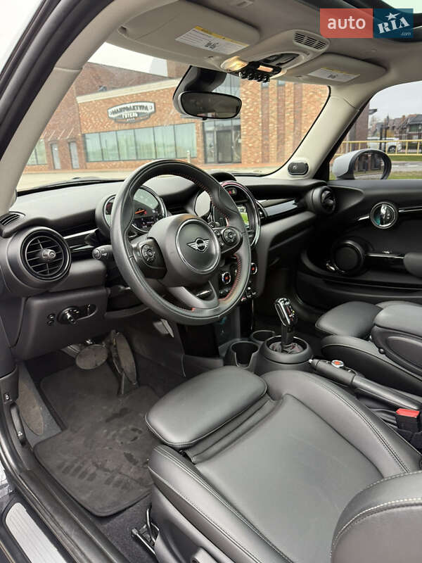 Хэтчбек MINI Cooper 2019 в Киеве