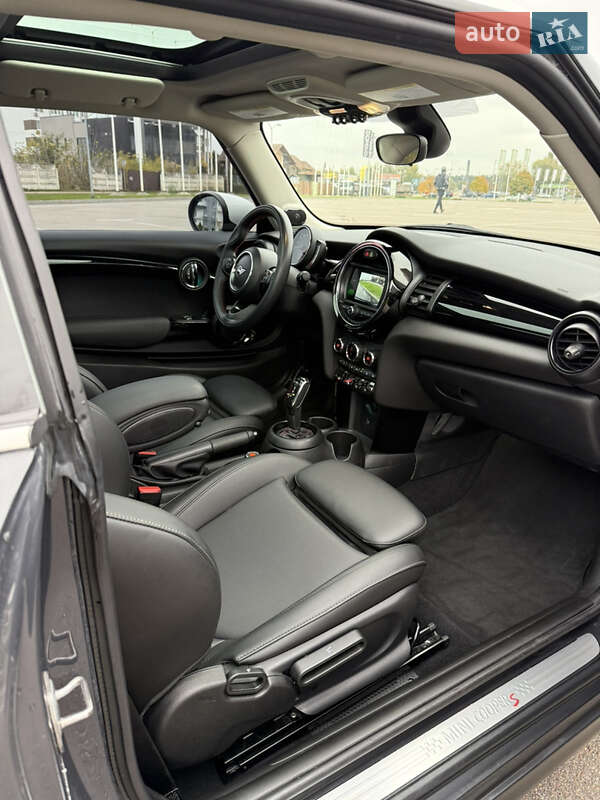 Хэтчбек MINI Cooper 2019 в Киеве