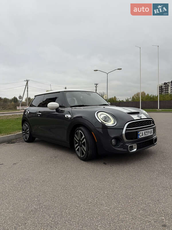 Хэтчбек MINI Cooper 2019 в Киеве
