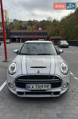Хэтчбек MINI Cooper 2017 в Киеве