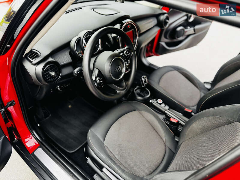 Хетчбек MINI Cooper 2020 в Здолбуніві