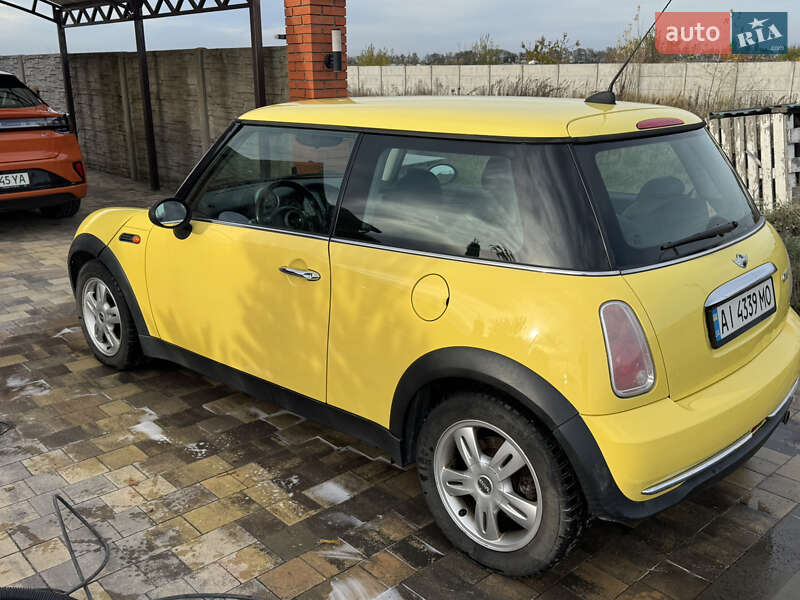 Хэтчбек MINI Cooper 2005 в Киеве
