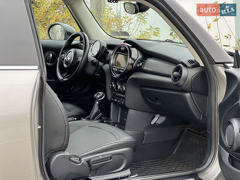 Хетчбек MINI Cooper 2017 в Києві фото 15 Хетчбек MINI Cooper 2017 в Києві