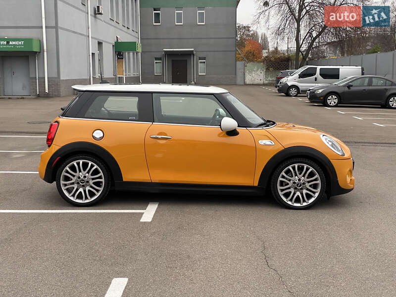 Хэтчбек MINI Cooper 2015 в Киеве