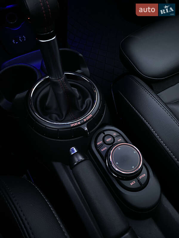 Хэтчбек MINI Cooper 2015 в Киеве