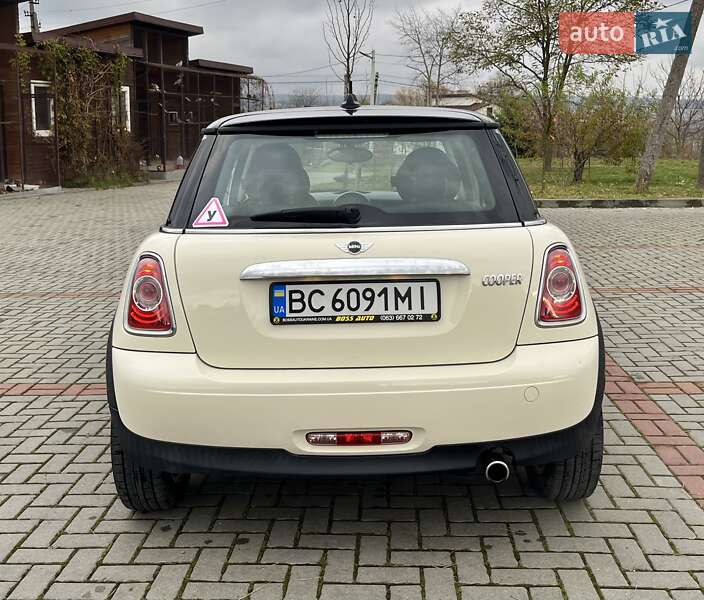 Хэтчбек MINI Cooper 2011 в Золочеве
