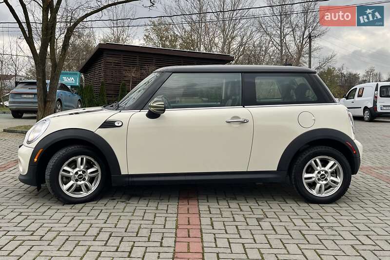 Хэтчбек MINI Cooper 2011 в Золочеве