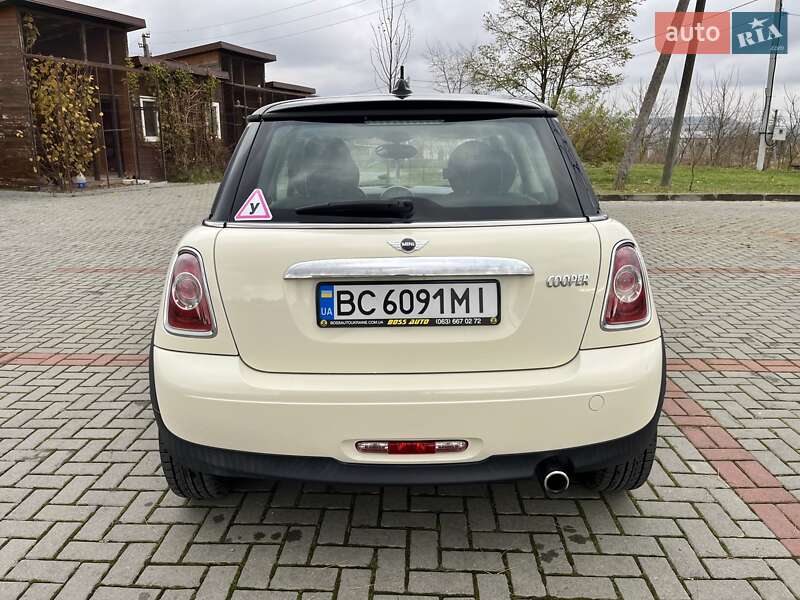 Хэтчбек MINI Cooper 2011 в Золочеве