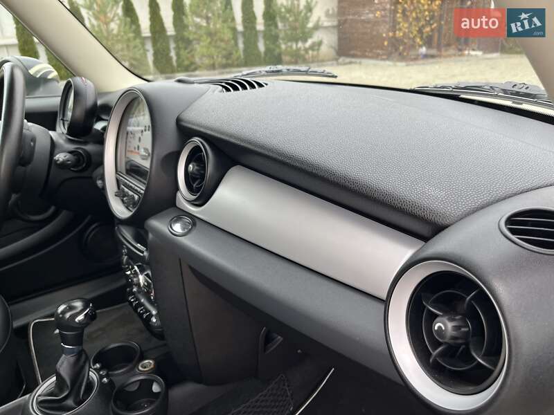 Хэтчбек MINI Cooper 2011 в Золочеве