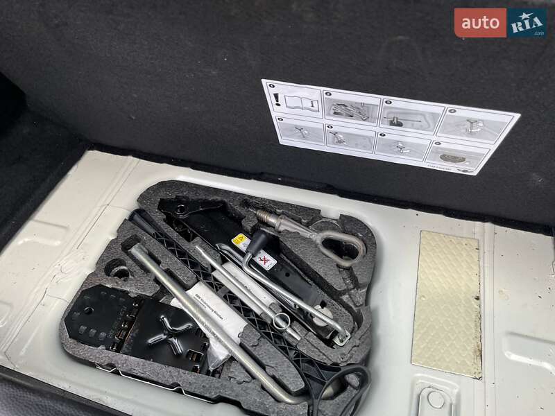 Хэтчбек MINI Cooper 2011 в Золочеве