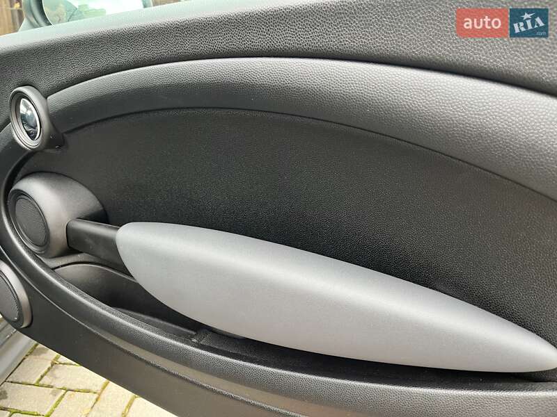 Хэтчбек MINI Cooper 2011 в Золочеве