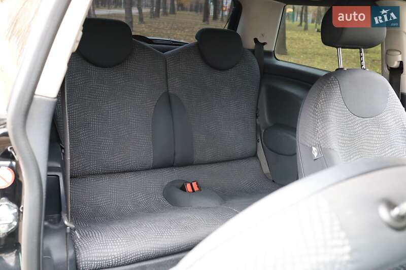 Хэтчбек MINI Cooper 2002 в Кривом Роге фото 16 Хэтчбек MINI Cooper 2002 в Кривом Роге