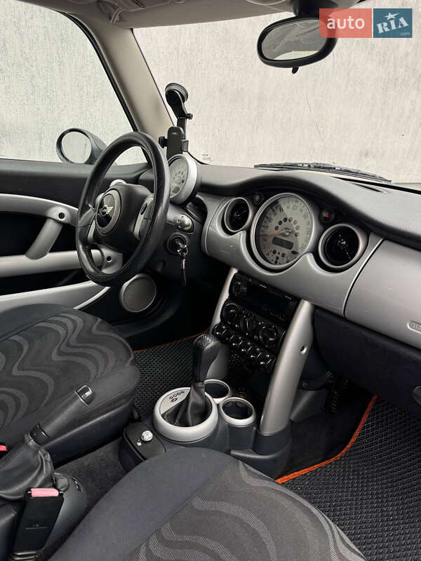 Хетчбек MINI Cooper 2002 в Львові фото 12 Хетчбек MINI Cooper 2002 в Львові
