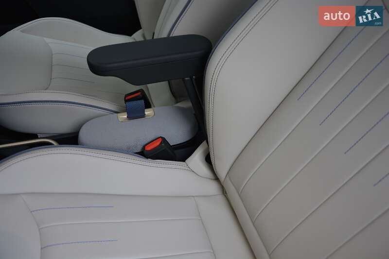 Хэтчбек MINI Cooper 2024 в Киеве фото 8 Хэтчбек MINI Cooper 2024 в Киеве