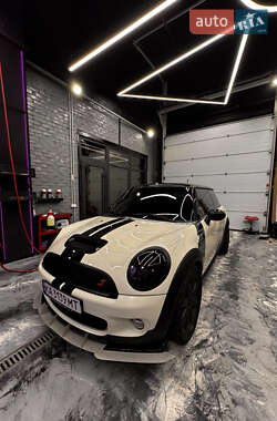 Хэтчбек MINI Cooper 2007 в Киеве фото Хэтчбек MINI Cooper 2007 в Киеве