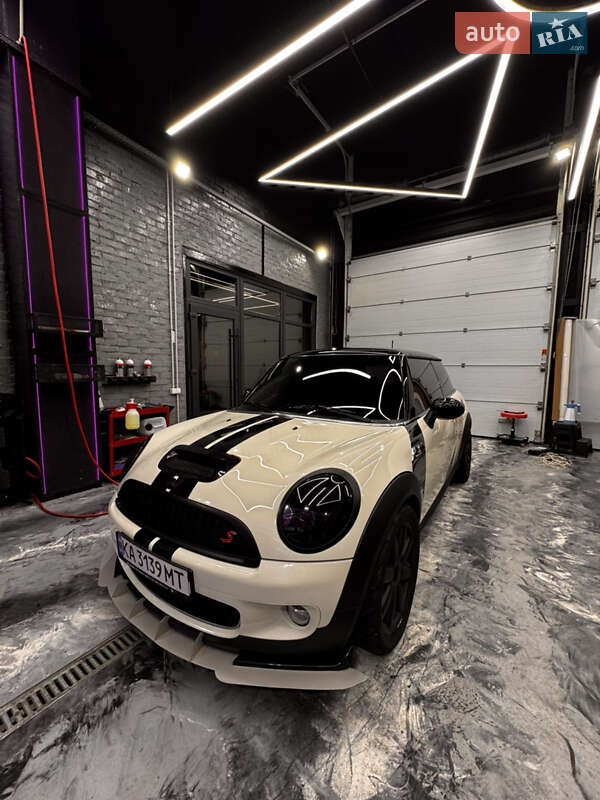 Хэтчбек MINI Cooper 2007 в Киеве фото Хэтчбек MINI Cooper 2007 в Киеве