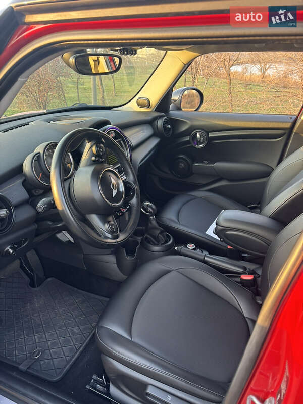 Хэтчбек MINI Cooper 2017 в Кривом Роге